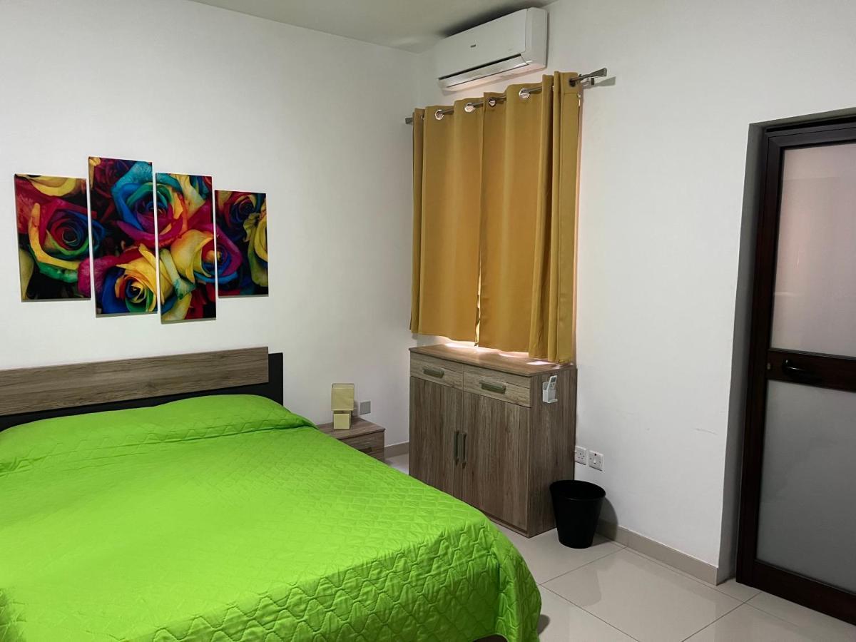 Claire'S Court Apartment Marsaxlokk Luaran gambar